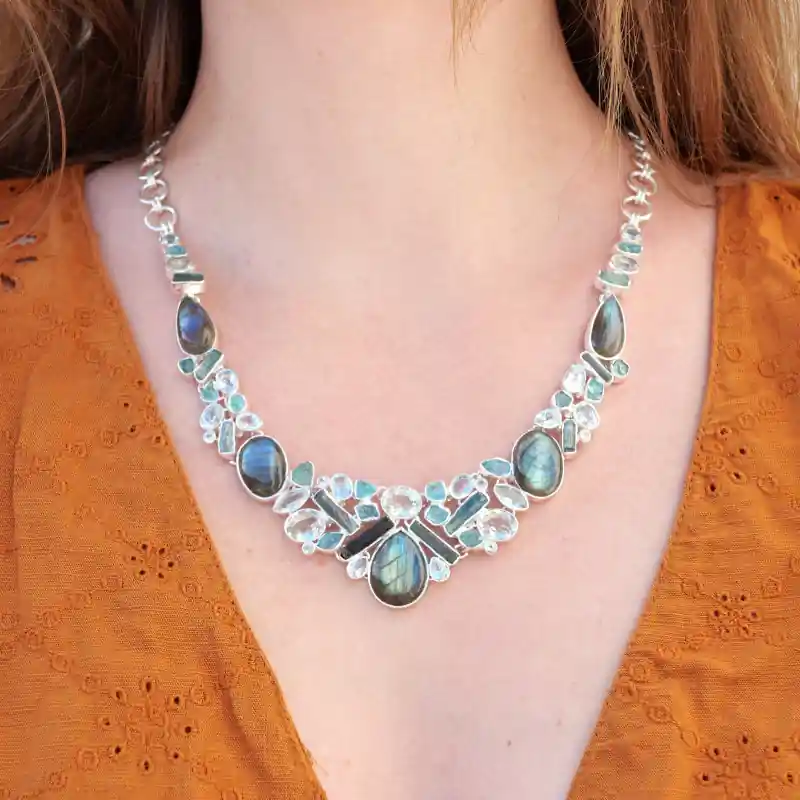 Acheter En Ligne Collier plastron argent 55 pierres Labradorite Apatite Topaze