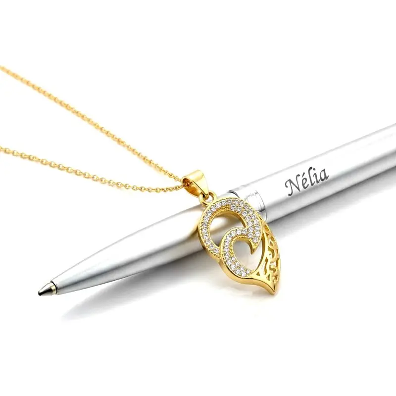 Collier pour femme chaîne ornée d'un joli pendentif entrelacé serti de zirconiums Vente Flash