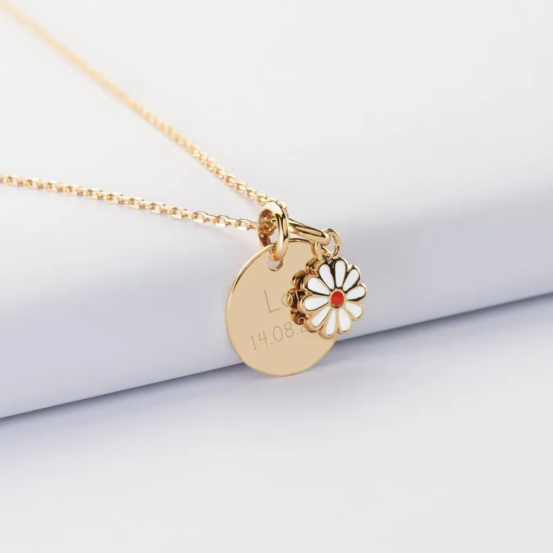 Acheter En Ligne Pendentif enfant personnalisé médaille gravée plaqué or 15 mm et breloque email fleur marguerite 8 mm