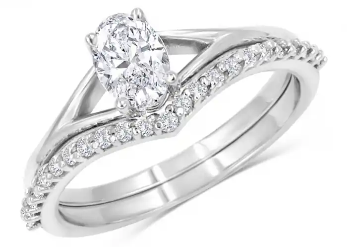 Set d'alliances Vélanie diamant de laboratoire ovale anneau ouvert et jonc chevron en or blanc 14k Offre Limitée