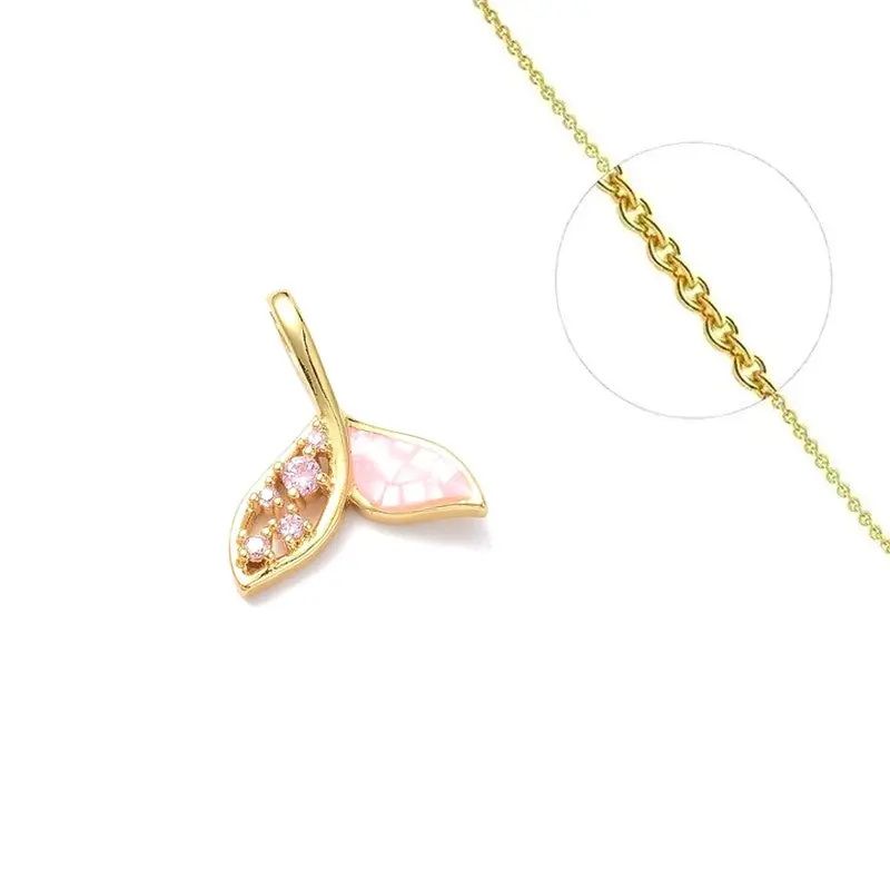 Exclusif Collier chaîne et pendentif sirène zirconiums et nacre de couleur rose