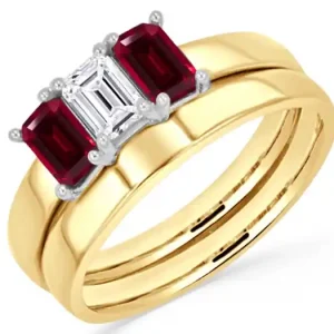 Set d'alliances Raoulline trinité diamant de laboratoire et rubis taille émeraude en or jaune 14k pour femme Fait Main