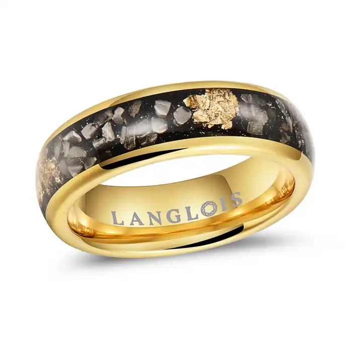 Métarion – Alliance femme en tungstène doré 6 mm avec incrustation de météorite, feuille d’or et sable noir Meilleur Prix