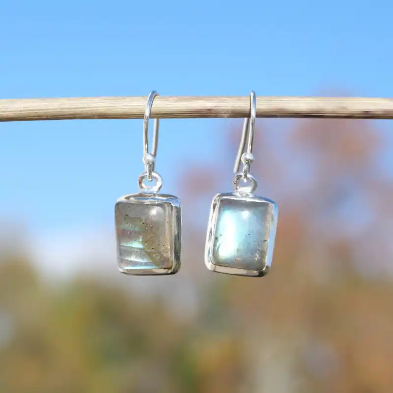 Original Petites boucles d'oreilles rectangulaires Labradorite et argent