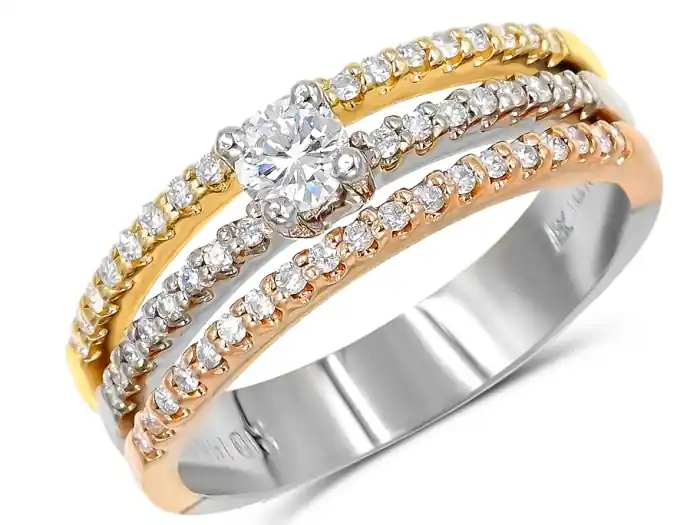 Offre Exclusive Bague Clara solitaire en diamants trois rangs en or 14k trois tons pour femme