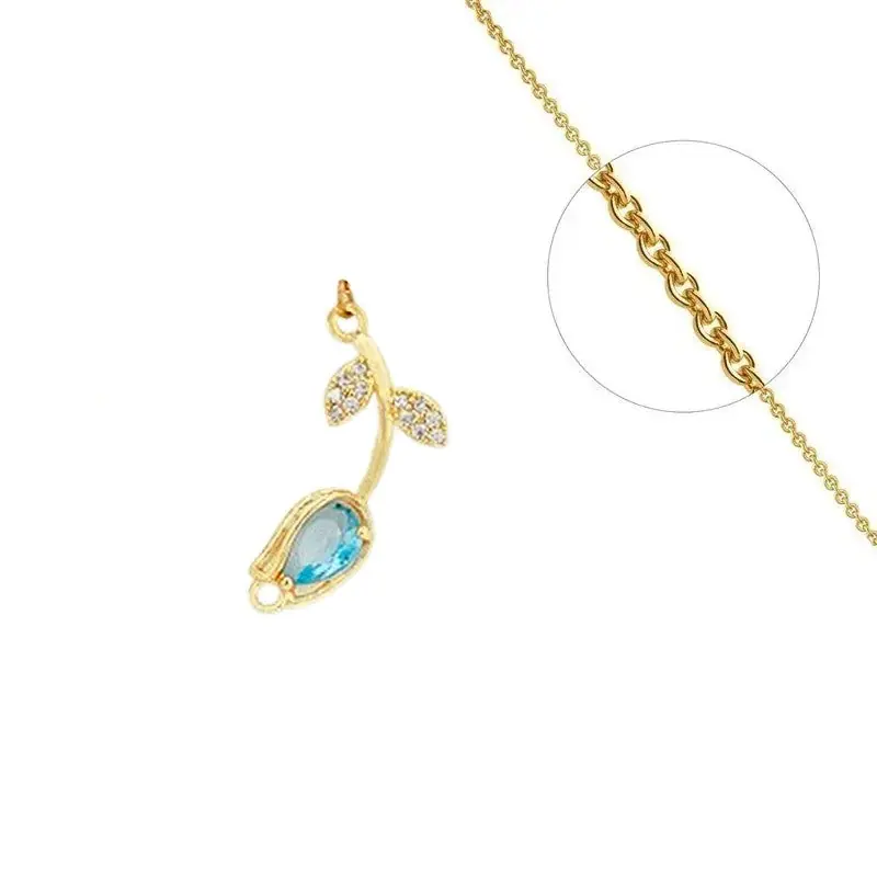 Prix Cassé Collier chaîne et pendentif fleur avec zirconiums sertis bleu