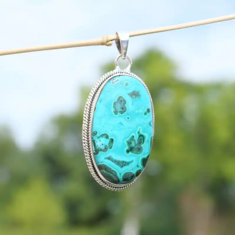 Tendance Gros pendentif ovale argent strie et pierre Azurite Malachite