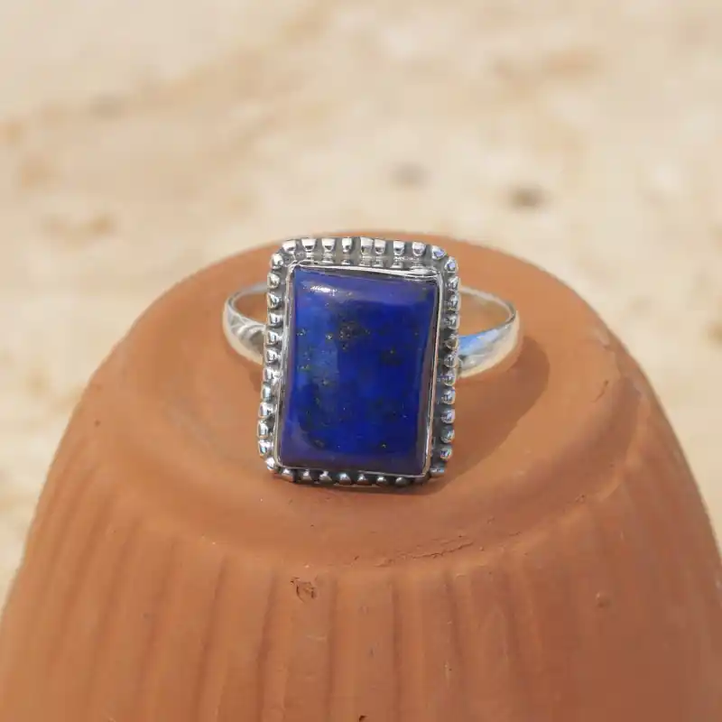 Prix Bas Bague rectangulaire argent cisele et pierre Lapis lazuli T63