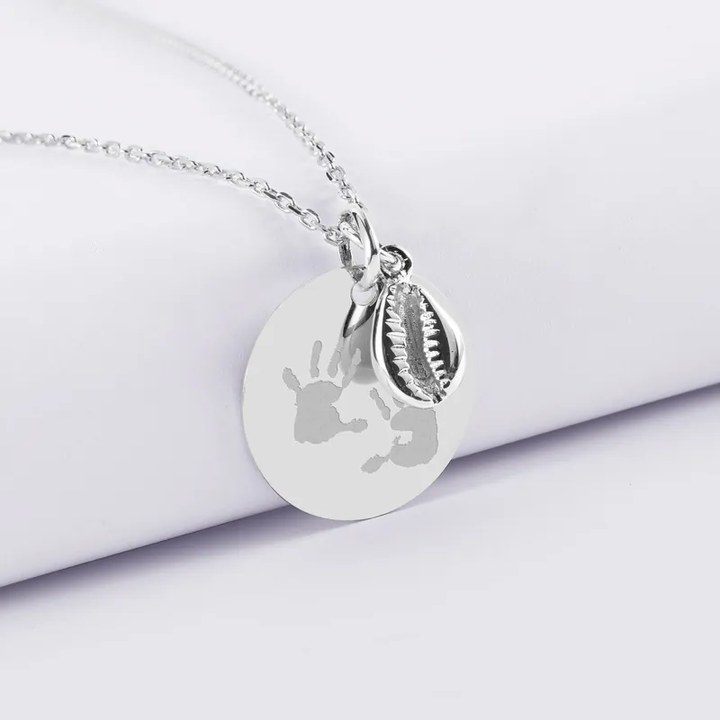 Acheter Direct Pendentif personnalisé médaille gravée argent 19 mm et breloque coquillage cauri 10 mm