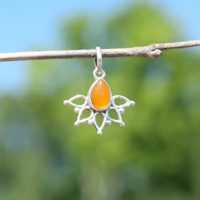 Acheter Direct Petit pendentif fin ajoure argent pierre Cornaline