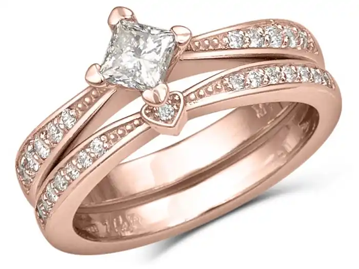 Achetez Aujourd’hui Set d'alliances Leonore diamant princesse et détails romantiques en cœur en or rose 14k pour femme
