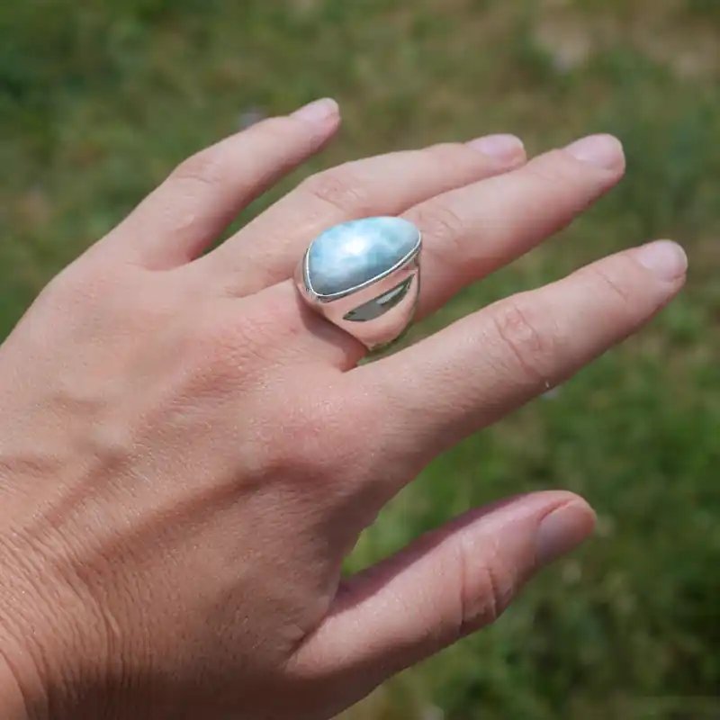 Acheter En Ligne Grosse chevaliere en argent et pierre triangulaire Larimar T59