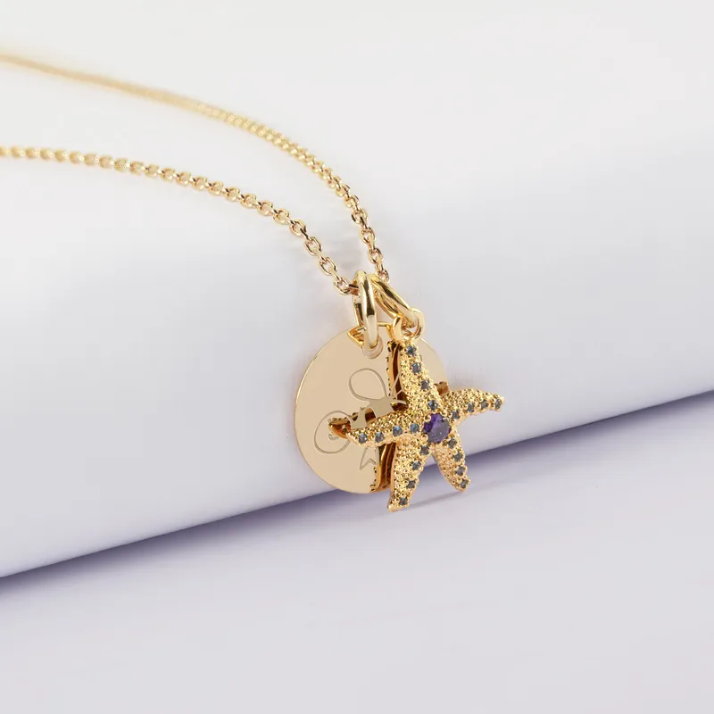 Vente Flash Pendentif personnalisé médaille gravée plaqué or 15 mm et breloque étoile de mer scintillante zircons bleus 15 mm