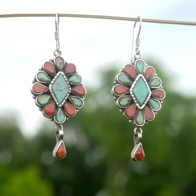 Quantité Limitée Boucles d'oreilles Nepali massives Corail et Turquoise du Tibet