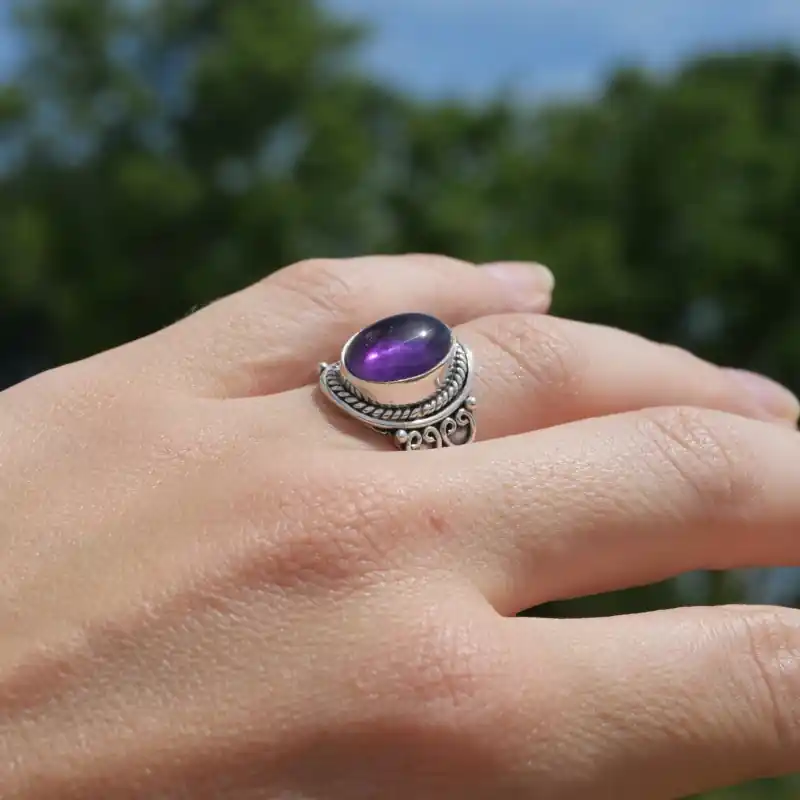 Vente Directe Bague en argent cisele et pierre Amethyste ovale (violet) T54