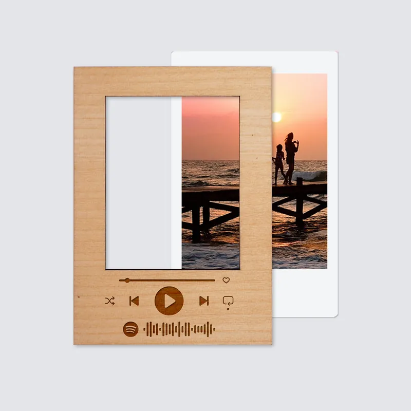 Affaire À Saisir Cadre polaroïd Spotify personnalisé gravé bois aimanté petit format 68x97 mm