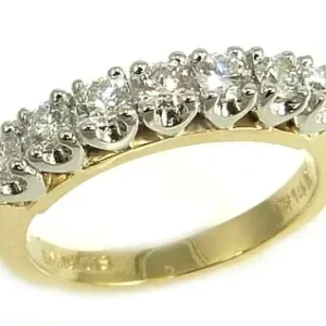Semi-éternité à 7 diamants sur jonc carré Offre Limitée