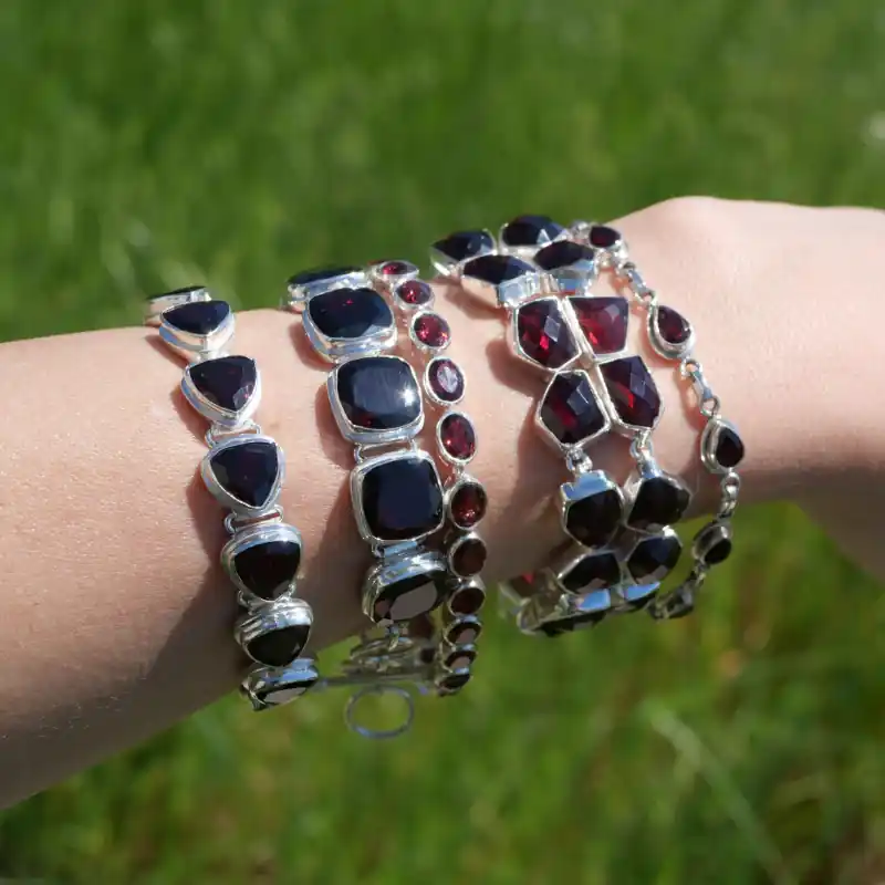 Achat Immédiat Bracelet argent 8 grosses pierres carrees en Grenat (rouge)