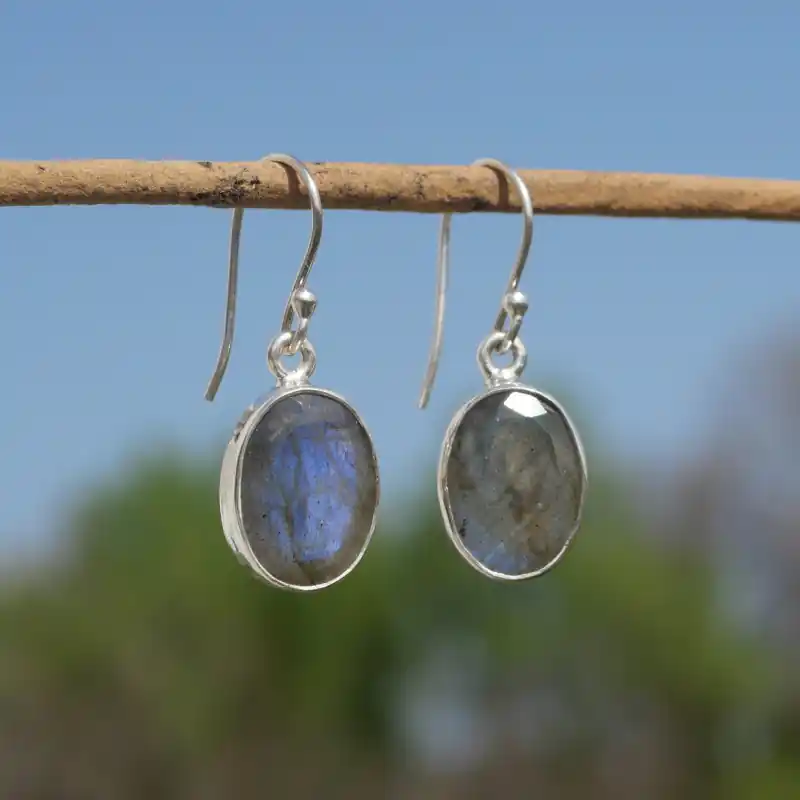 Boucles d'oreilles argent pierre ovale facettee en Labradorite (bleu) Remise