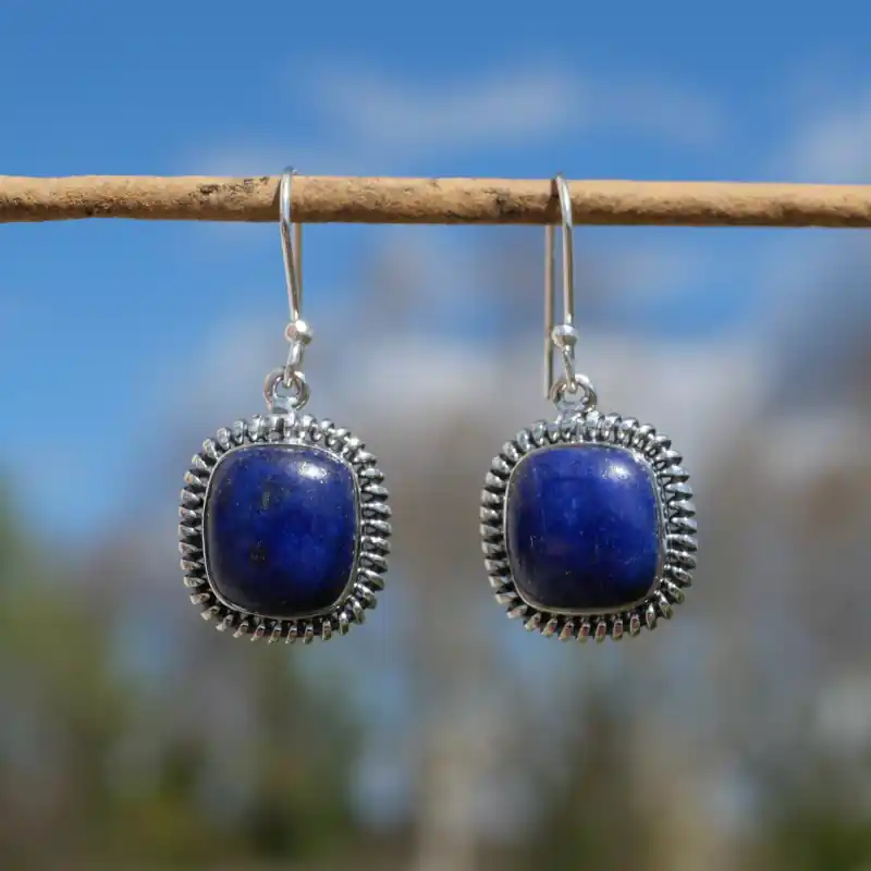 Boucles d'oreilles carrees pierre Lapis lazuli argent strie (bleu) Nouveauté