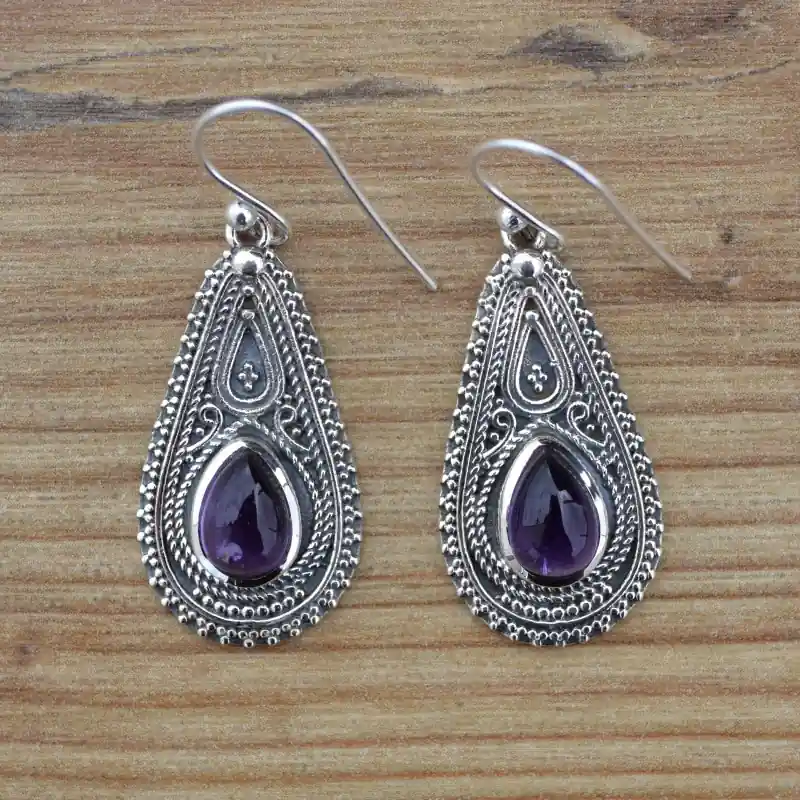 Artisanat Boucles d'oreilles gouttes ciselees en argent et pierre Amethyste (violet)