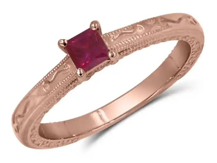 Bague Uldine solitaire rubis taille princesse et gravures vintage en or rose 14k Garantie Incluse