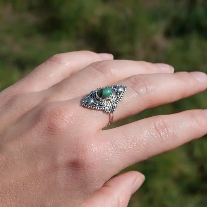 Promotion Bague fine ethnique Malachite et argent cisele (vert) T52\\/54\\/55\\/58