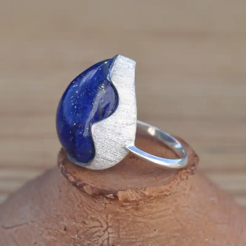 Jusqu’à Épuisement Des Stocks Bague goutte argent brosse et pierre bombee Lapis lazuli (bleu) T55