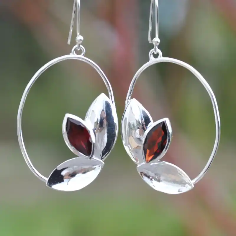 Certifié Grandes boucles ovales ajourees argent et pierre Grenat (rouge)