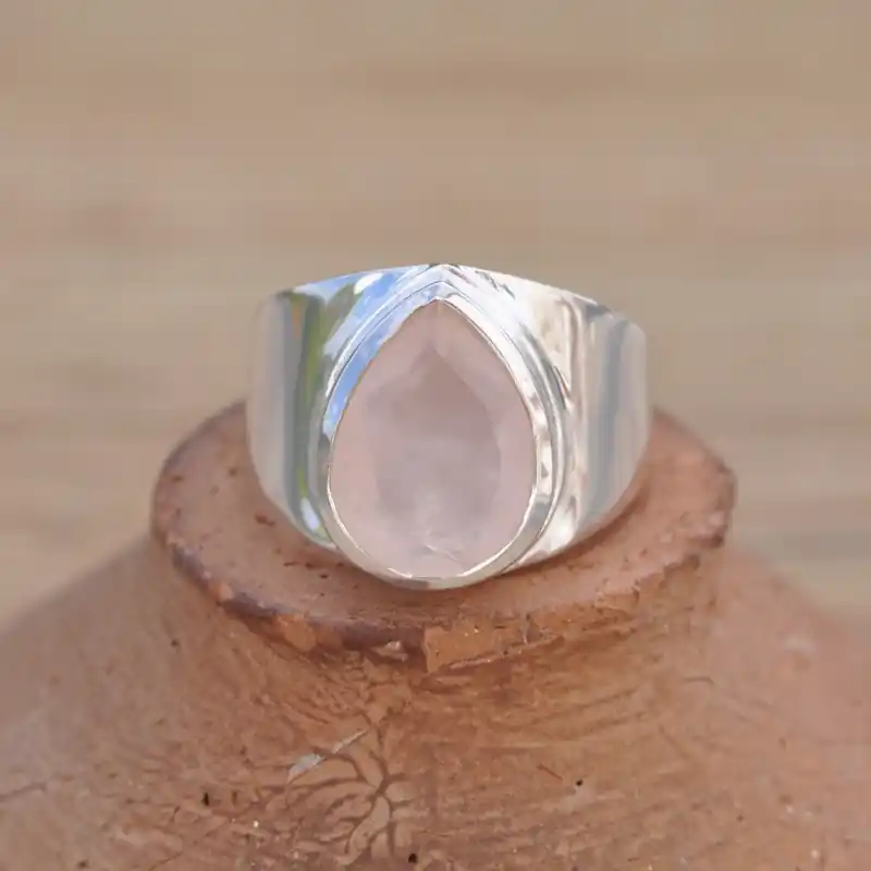 Anneau large en argent et pierre Quartz rose facettee goutte (rose) T55 Retour Gratuit