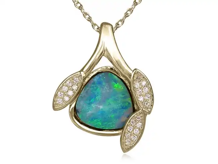Collier Jupiter unique opale bleu-vert avec motifs de feuilles ornés de cubics zirconiums en or jaune 10k pour femme Réduction