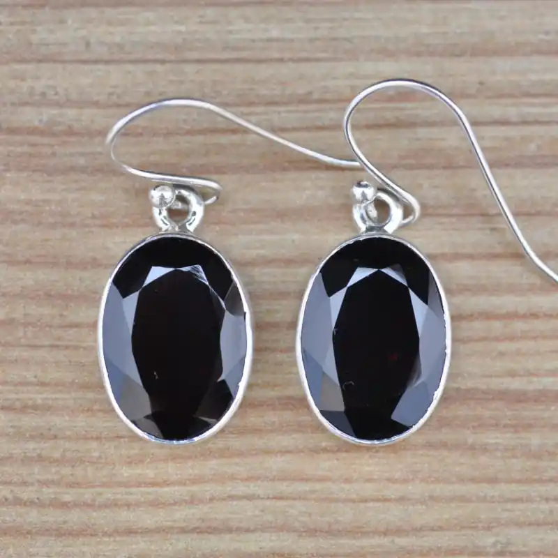 Boucles d'oreilles argent pierre ovale facettee en Grenat (rouge) Bon Plan
