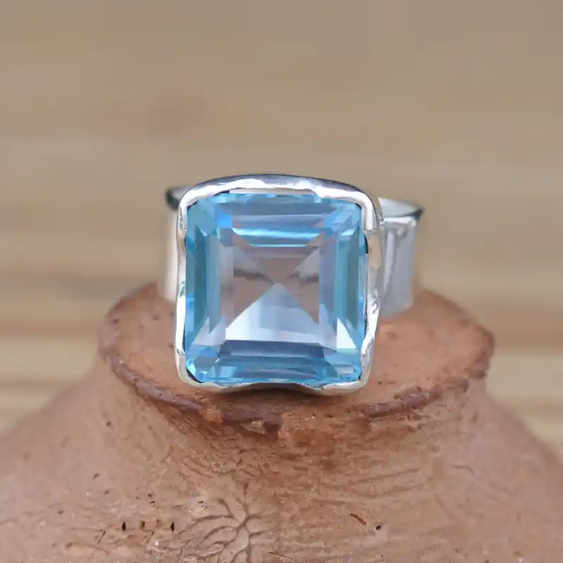 Bague argent et pierre carree en Topaze bleue facettee T55 Tendance