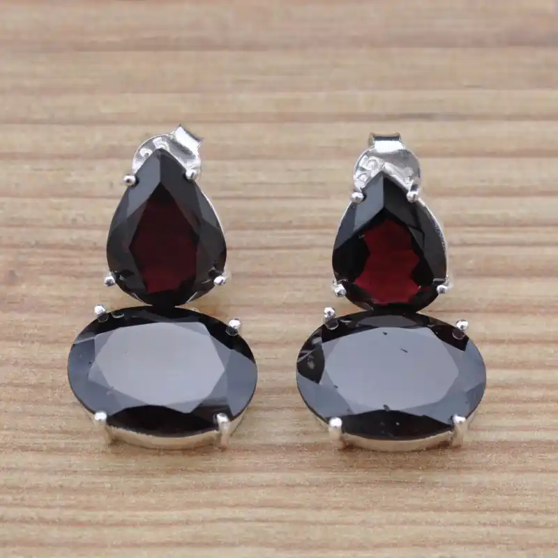 Meilleur Choix Boucles clous argent 2 pierres griffees Grenat (rouge)