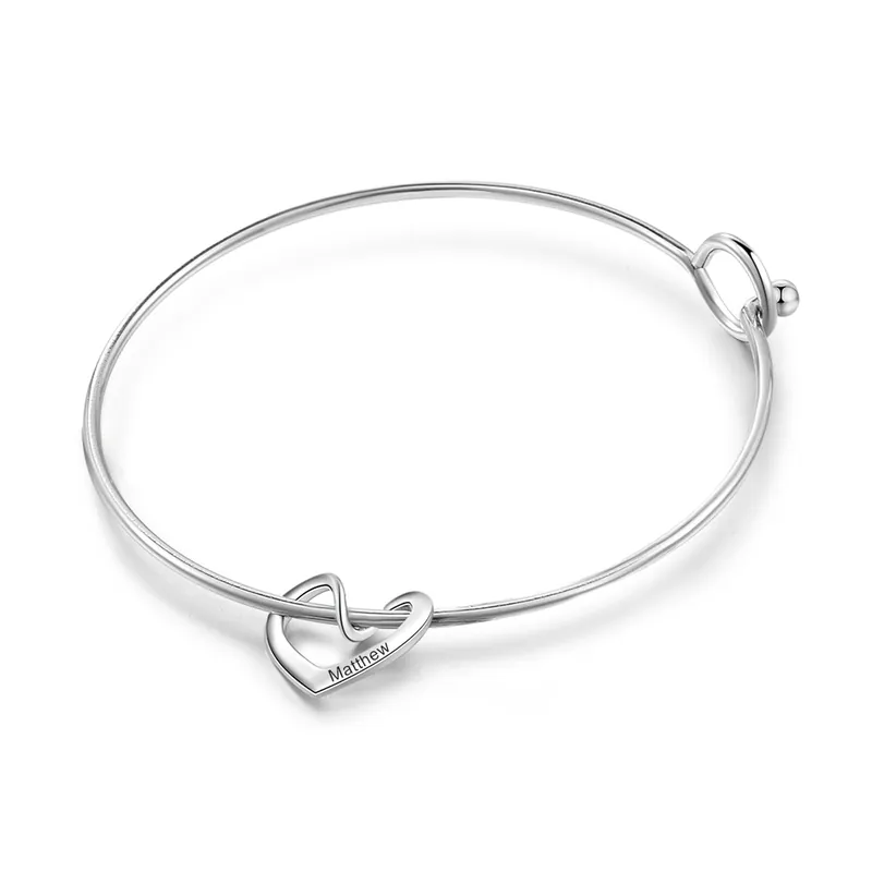 Offre Du Jour Bracelet Enfant 1 Prénoms Personnalisés avec 1 Cœur Breloques