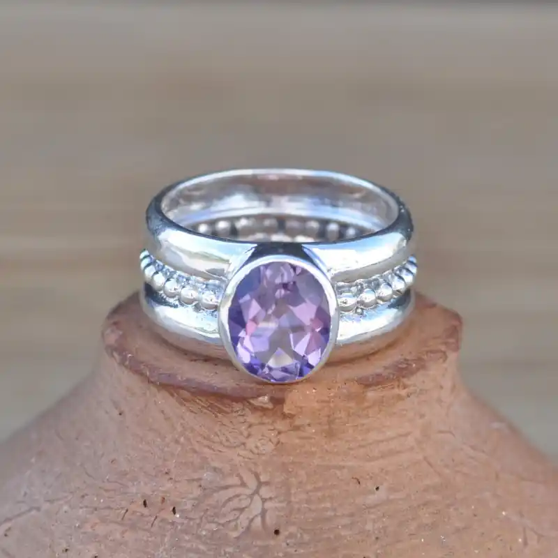 Commander Maintenant Anneau boules d'argent et pierre ovale en Amethyste (violet) T58