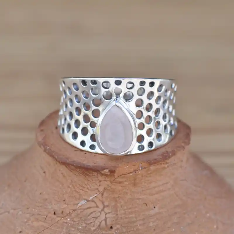 Anneau large ajoure en argent et pierre Quartz rose T62 Usine Directe