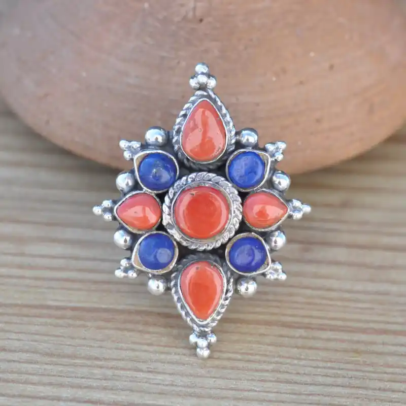 Promotion Saisonnière Bague nepalaise en argent, Corail et Lapis lazuli T53 reglable