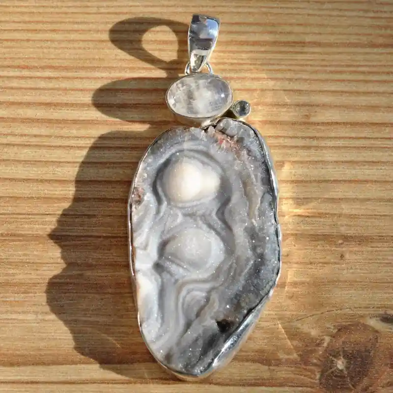 Artisanat Gros pendentif argent 3 pierres en Calcedoine cristallisee et Pierre de lune