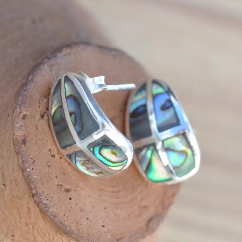 Boucles d'oreilles clous en argent et 4 pieces de coquillage d'Abalone Seulement Aujourd’hui