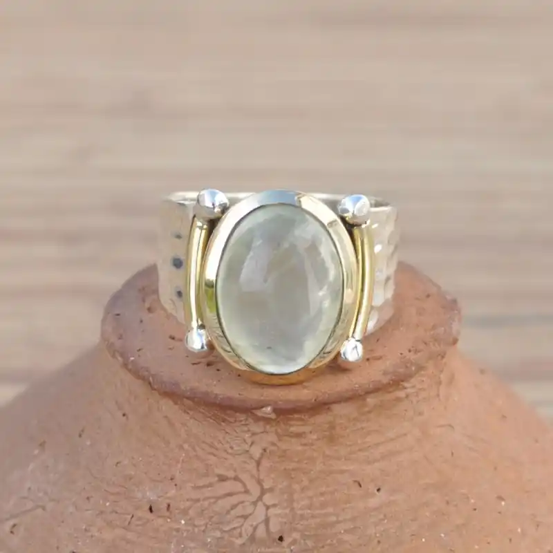 Meilleure Vente Bague en Prehnite anneau large argent martele laiton dore T54\\/56