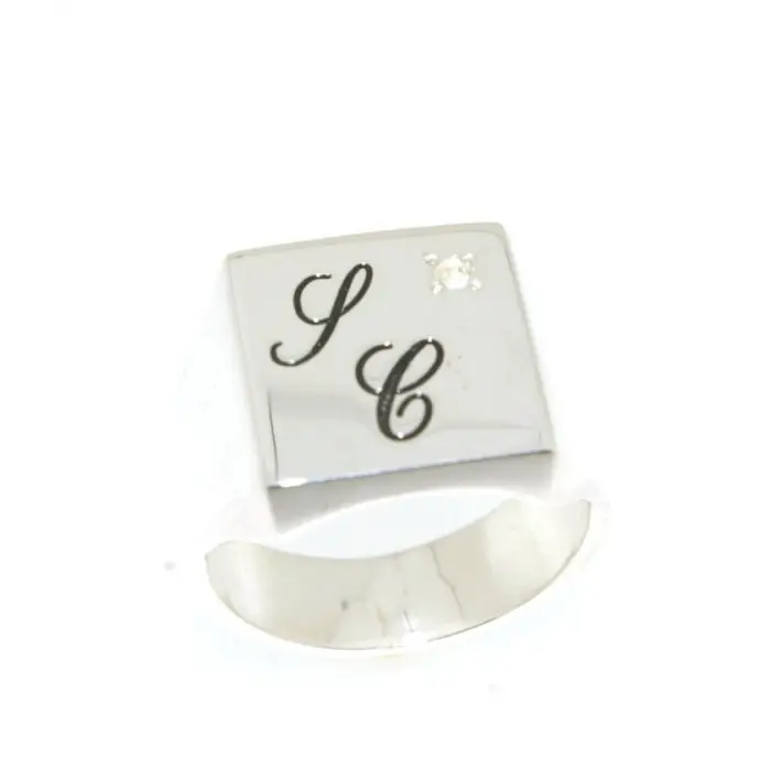 Prix Bas Chevalière argent massif avec un diamant