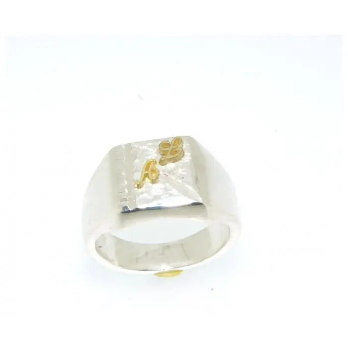 Chevalière en argent lapidée + deux initiales OrChevalière en argent et deux initiales | D'Or et D'Argent Petit Prix