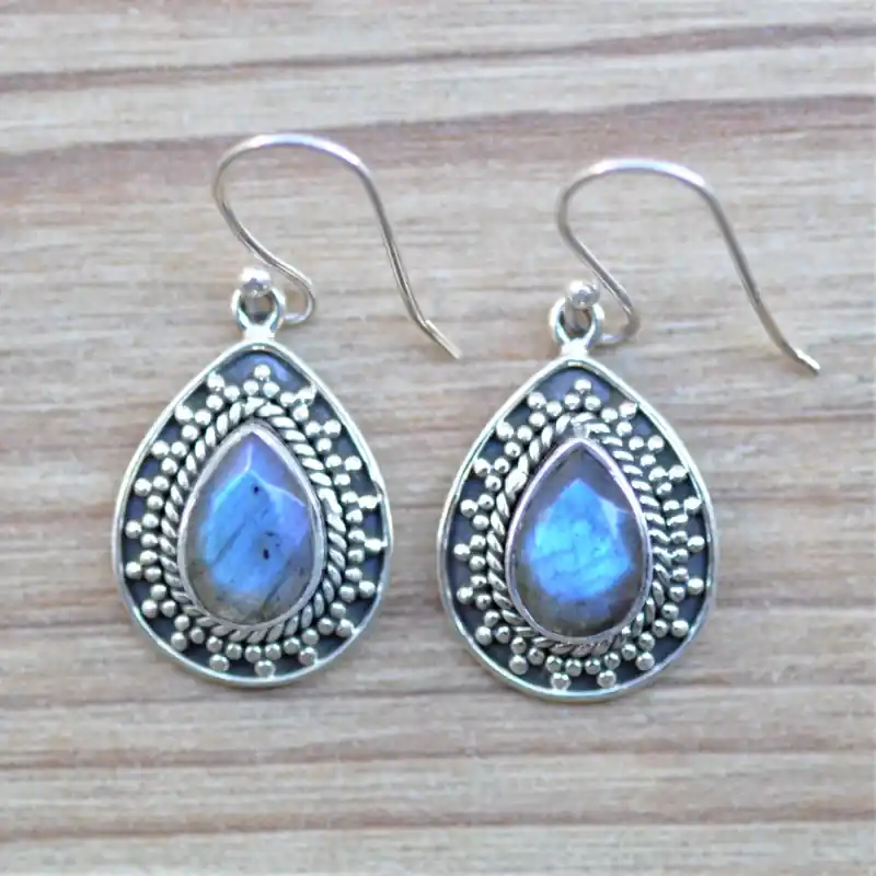 Vente Flash Belles boucles d'oreilles gouttes argent cisele et pierre en Labradorite ( vert) (bleu)