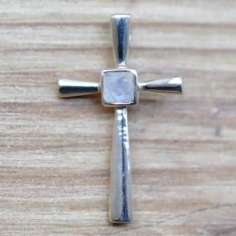 Top Vente Petit pendentif croix fine en argent et Pierre de lune (blanc)