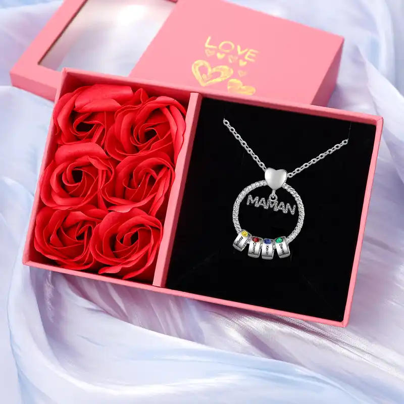 Fait Main À ma Maman - Collier Pendentif 4 Prénoms Personnalisés avec Pierre de naissance