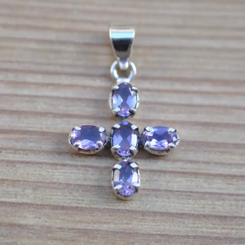 Premium Petit pendentif croix pierre amethyste et argent
