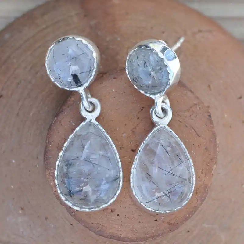 Achetez Aujourd’hui Boucles clous 2 pierres naturelles en Quartz tourmaline
