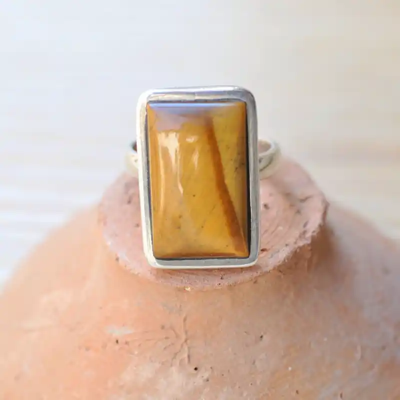 Promotion Bague rectangulaire argent et pierre en oeil de tigre T56